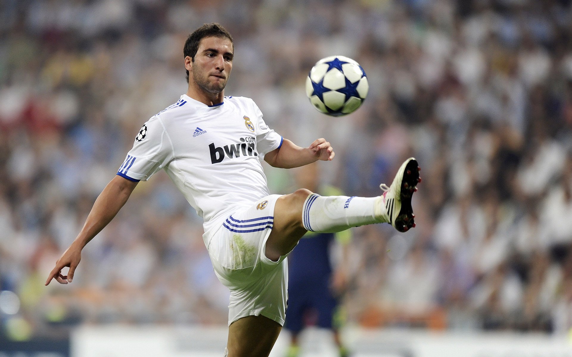 猛龙对阵掘金，乔治用实力证明自己，关键时刻的领袖价值