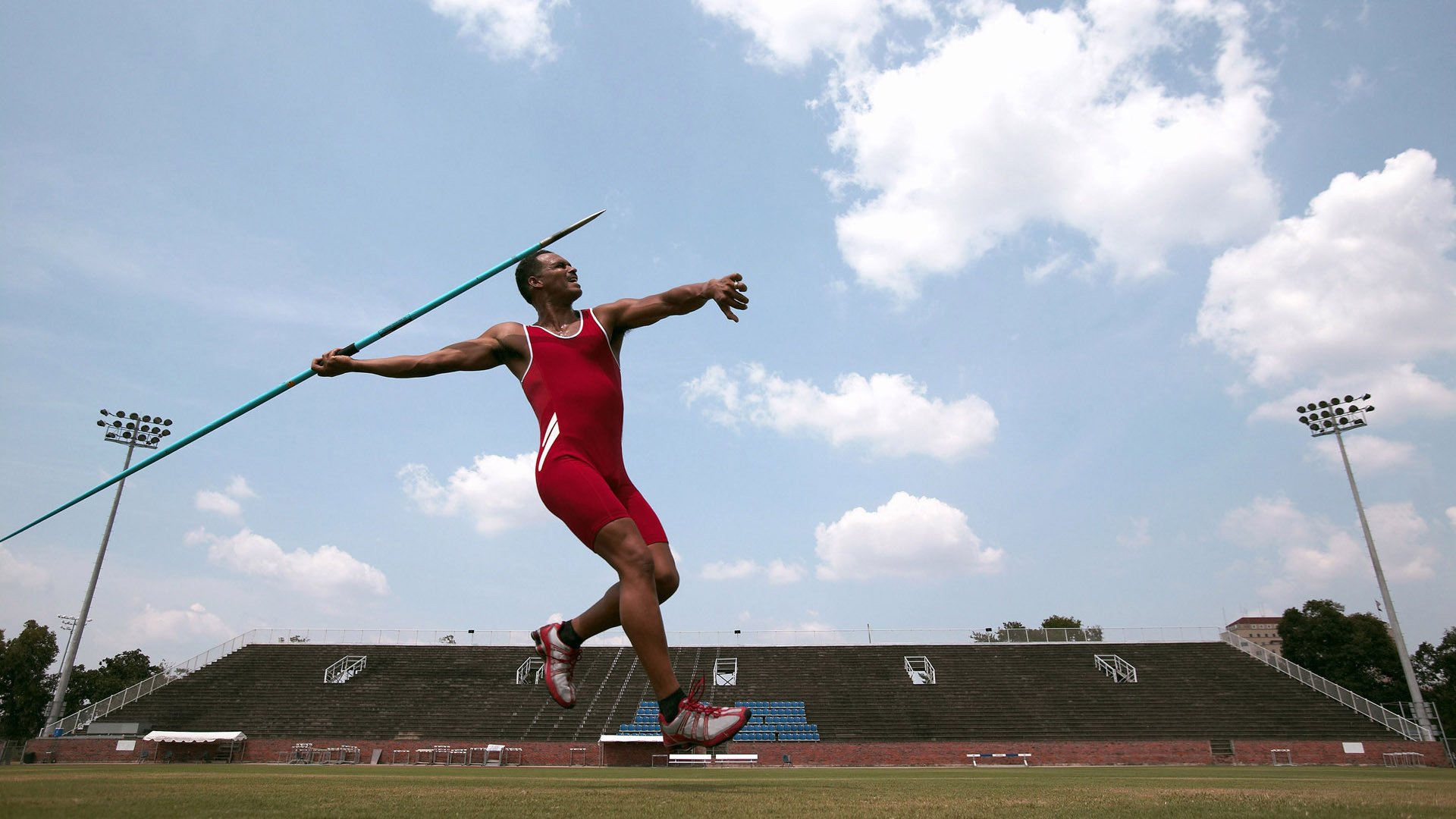 FB体育在线-苏亚雷斯一剑封喉，拜仁力克曼城的关键先生